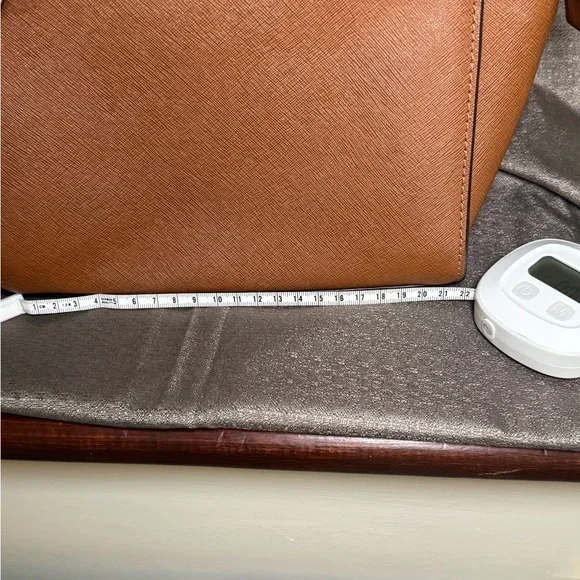 Michael Kors Brown Leather Shoulder Bag - Picture 4 of 8